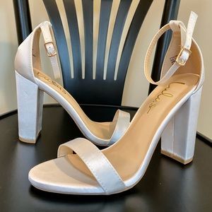 Lulu’s Bridal Satin Ivory High Heels Size 7